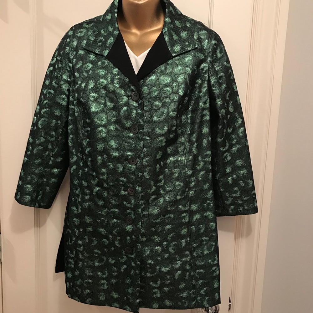 Carlisle silk-like long green patterned jacket